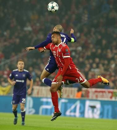Sofiane Hanni, Corentin Tolisso Aktion Spielszene Zweikampf Fußball Fussball UEFA CL Championsleague Herren Saison 2017 2018 12.09.2017 FC Bayern München vs. RSC Anderlecht