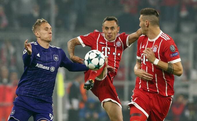Henry Onyekuru, Rafinha, Niklas Süle Aktion Spielszene Zweikampf Fußball Fussball UEFA CL Championsleague Herren Saison 2017 2018 12.09.2017 FC Bayern München vs. RSC Anderlecht