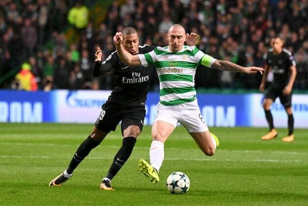 29 KYLIAN MBAPPE (psg) - 08 Scott Brown (cel) FOOTBALL : Celtic Glasgow vs Paris SG - Ligue des Champions - 12 09 2017 AnthonyBIBARD FEP Panoramic 