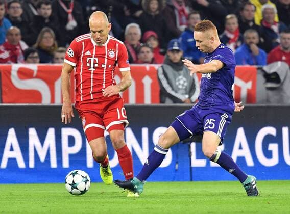 12.09.2017, xfux, Fussball Champions League, FC Bayern Muenchen - RSC Anderlecht, emspor, v.l. Arjen Robben (FC Bayern Muenchen), Adrien Trebel (RSC Anderlecht) Muenchen