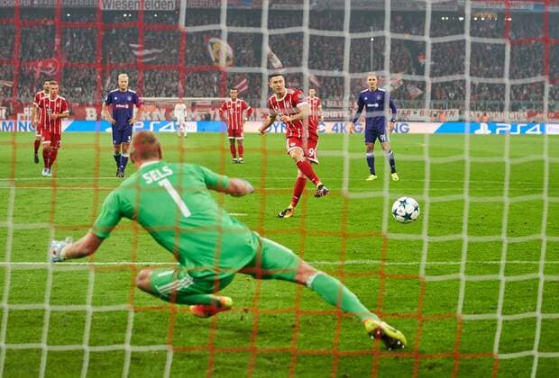 f Robert LEWANDOWSKI, FCB 9 Torschuss, schiesst das Tor zum 1-0 FC BAYERN MUENCHEN - RSC ANDERLECHT Gruppenphase Hinspiel, Fussball UEFA Champions League, Muenchen, 12.09.2017 CL Saison 2017 2018