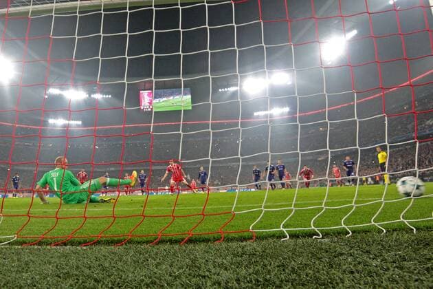 Matz Sels ( RSC Anderlecht 1 ) kann den Elfmeter von Robert Lewandowski (FC Bayern Muenchen 9) nicht halten, FC Bayern Muenchen vs. RSC Anderlecht, Cham, FC Bayern Muenchen vs. RSC Anderlecht, Champions League, Fussball, 12.09.2017, Fussball, 12.09.2017, Muenchen Copyright: xLanger Eibner-Pressefotox EP_HLR