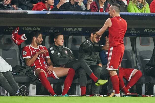 Bilder des Tages - SPORT f Franck RIBERY, FCB 7 wuetend nach, Auswechslung, Wechsel, Spielerwechsel , Trainer Cheftrainer Carlo Ancelotti (FCB) Hasan ( Brazzo ) Salihamidzic, FCB Sportdirektor FC BAYERN MUENCHEN - RSC ANDERLECHT Gruppenphase Hinspiel, Fussball UEFA Champions League, Muenchen, 12.09.2017 CL Saison 2017 2018