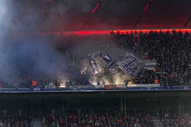 Munich, Germany 12.09.2017, UEFA Champions League - 2017 18 Season, 1st game day, FC Bayern Muenchen - RSC Anderlecht, die Fans des RSC Anderlecht mit Pyro in der Kurve ( DeFodi527