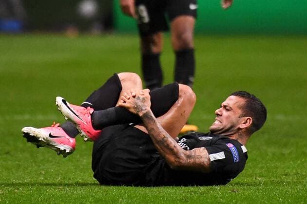 32 DANI ALVES (psg) - BLESSURE FOOTBALL : Celtic Glasgow vs Paris SG - Ligue des Champions - 12 09 2017 AnthonyBIBARD FEP Panoramic 