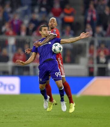 12.09.2017, Fussball Championsleague 2017 2018, FC Bayern München - RSC Anderlecht, in der Allianz-Arena München. v.l. Hamdi Harbaoui (RSC Anderlecht) gegen Jerome Boateng (FC Bayern München)