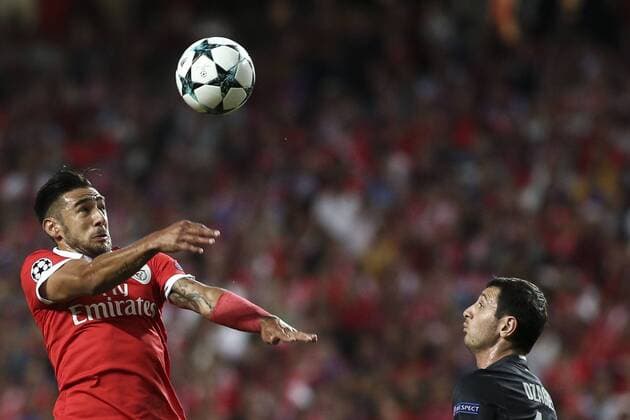 September 12, 2017 - Lisbon, Portugal - Benfica s forward Eduardo Salvio (L) vies with CSKA s midfielder Alan Dzagoev during the Champions League football match between SL Benfica and CSKA Moskva at Luz Stadium in Lisbon on September 12, 2017. NURPHOTO CARLOS COSTA. SL Benfica v CSKA Moskva - UEFA Champions League  - ZUMAn230 20170912_zaa_n230_341 Copyright: xCarlosxCostax