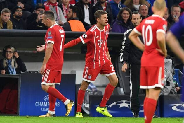 Franck RIBERY (Bayern Muenchen ist bei Auswechslung wuetend,veraergert,Wut,Aerger,,verweigert den Handschlag, Einwechslung von Thomas MUELLER (MÜLLER,Bayern Muenchen).Aktion. FC Bayern Muenchen-RSC Anderlecht 3-0. Fussball Champions League,Gruppenphase, am 12.09.2017. A L L I A N Z A R E N A.