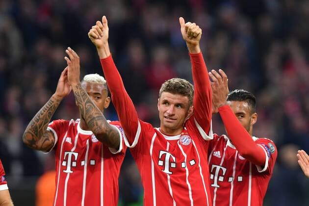 Schlussjubel Thomas MUELLER (MÜLLER,Bayern Muenchen),li:Jerome BOATENG (Bayern Muenchen), Jubel,Freude,Begeisterung, FC Bayern Muenchen-RSC Anderlecht 3-0. Fussball Champions League,Gruppenphase, am 12.09.2017. A L L I A N Z A R E N A.