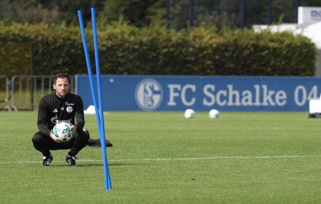 Bilder des Tages - SPORT 13.09.2017, Fussball GER, 1. Bundesliga Saison 2017 2018, Training FC Schalke 04, Trainer Domenico Tedesco (FC Schalke 04)