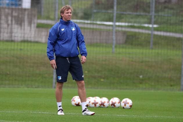Julian Nagelsmann (Trainer, Cheftrainer, Hoffenheim), beim Training am Vortag des Spiels, Abschlusstraining, Übungseinheit, Spielvorbereitung, Action, Aktion, Freisteller, Ganzkörper, Einzelbild, Fussball, UEFA Europa League, MD-1, TSG 1899 Hoffenheim - SC Braga,