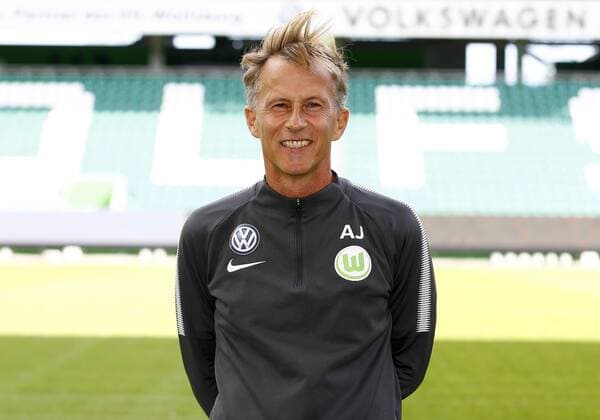 Andries Jonker (Trainer) Fußball Fussball DFL erste 1.Bundesliga Herren Saison 2017 2018 13.09.2017 VfL Wolfsburg Porträttermin Porträt, Vorstellung, Präsentation, Pressetermin