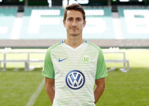 Paul Verhaegh (3, Wolfsburg) Fußball Fussball DFL erste 1.Bundesliga Herren Saison 2017 2018 13.09.2017 VfL Wolfsburg Porträttermin Porträt, Vorstellung, Präsentation, Pressetermin