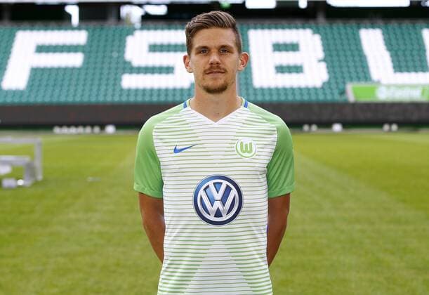 Sebastian Jung (24, Wolfsburg) Fußball Fussball DFL erste 1.Bundesliga Herren Saison 2017 2018 13.09.2017 VfL Wolfsburg Porträttermin Porträt, Vorstellung, Präsentation, Pressetermin