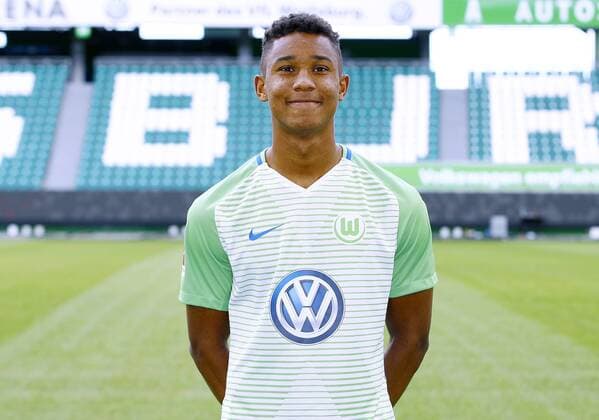 Ohis Felix Uduokhai (17, Wolfsburg) Fußball Fussball DFL erste 1.Bundesliga Herren Saison 2017 2018 13.09.2017 VfL Wolfsburg Porträttermin Porträt, Vorstellung, Präsentation, Pressetermin