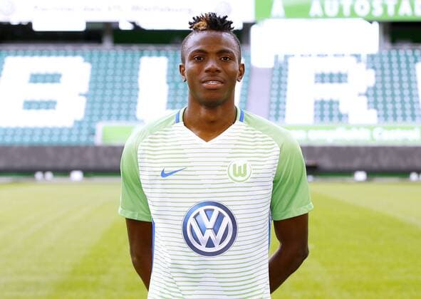 Victor Osimhen (18, Wolfsburg) Fußball Fussball DFL erste 1.Bundesliga Herren Saison 2017 2018 13.09.2017 VfL Wolfsburg Porträttermin Porträt, Vorstellung, Präsentation, Pressetermin