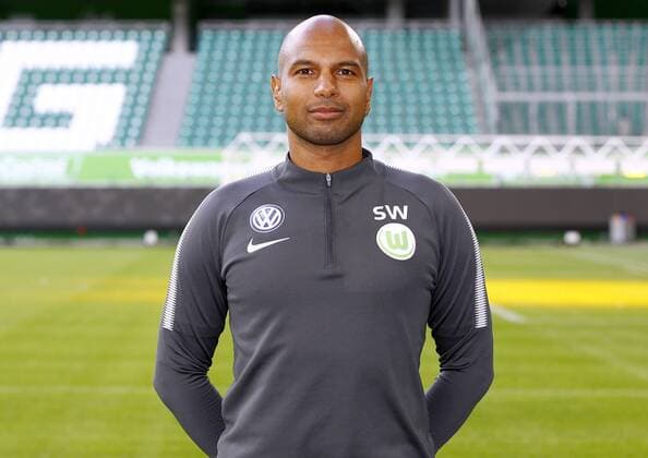 Sascha Weiss (Physiopherapeut) Fußball Fussball DFL erste 1.Bundesliga Herren Saison 2017 2018 13.09.2017 VfL Wolfsburg Porträttermin Porträt, Vorstellung, Präsentation, Pressetermin