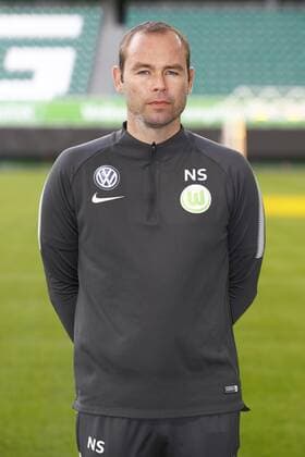 Nils Scholz (Zeugwart, Wolfsburg) Fußball Fussball DFL erste 1.Bundesliga Herren Saison 2017 2018 13.09.2017 VfL Wolfsburg Porträttermin Porträt, Vorstellung, Präsentation, Pressetermin
