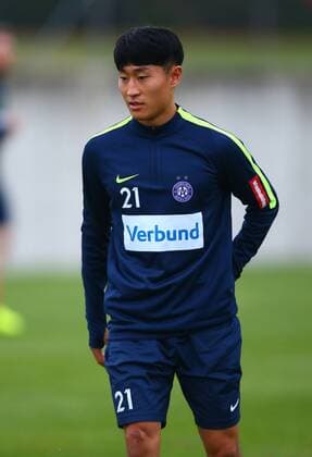 SOCCER - EL, Austria vs Milano, preview STEINBRUNN,AUSTRIA,13.SEP.17 - SOCCER - UEFA Europa League, group stage, FK Austria Wien VS AC Milano, preview, training A.Wien. Image shows Jinhyun Lee (A.Wien). GEPAxpictures xCh.xKelemen