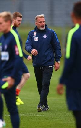 SOCCER - EL, Austria vs Milano, preview STEINBRUNN,AUSTRIA,13.SEP.17 - SOCCER - UEFA Europa League, group stage, FK Austria Wien VS AC Milano, preview, training A.Wien. Image shows head coach Thorsten Fink (A.Wien). GEPAxpictures xCh.xKelemen