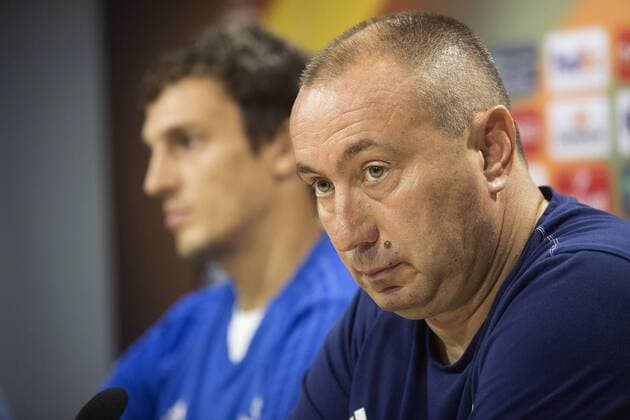 Astana s coach Stanimir Stoilov delivers a press conference PK Pressekonferenz after a training session of the team at the Ceramica stadium in Villarreal, Castellon, Spain, 13 September 2017. Astana will face Villarreal tomorrow for the Europa League. Astana s press conference in Villarreal !ACHTUNG: NUR REDAKTIONELLE NUTZUNG!  Copyright: xAngelxSanchezx VIL005 20170913-636409325349336437