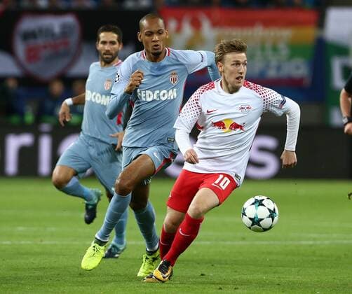 Emil Forsberg, Fabinho Aktion Spielszene Zweikampf Fußball Fussball UEFA CL Championsleague Herren Saison 2017 2018 13.09.2017 RB Leipzig RBL vs. AS Monaco