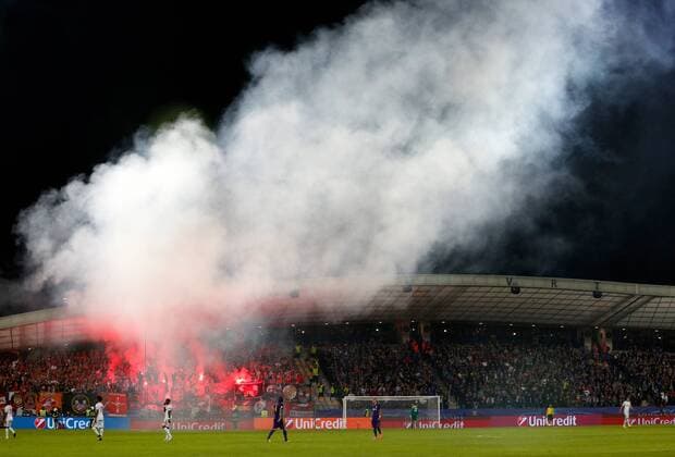 SOCCER - CL, Maribor vs Spartak MARIBOR,SLOVENIA,13.SEP.17 - UEFA Champions League, group stage, NK Maribor vs FK Spartak Moscow. Image shows the fans of Spartak with fire bengals. GEPAxpictures xDavidxRodriguez