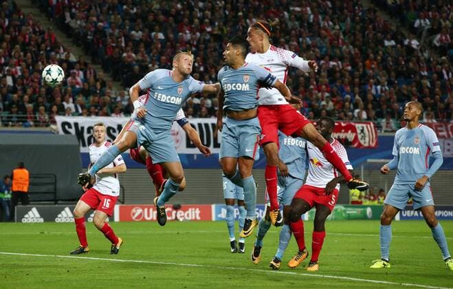 Kamil Glik, Falcao, Yussuf Yurary Poulsen Aktion Spielszene Zweikampf Fußball Fussball UEFA CL Championsleague Herren Saison 2017 2018 13.09.2017 RB Leipzig RBL vs. AS Monaco