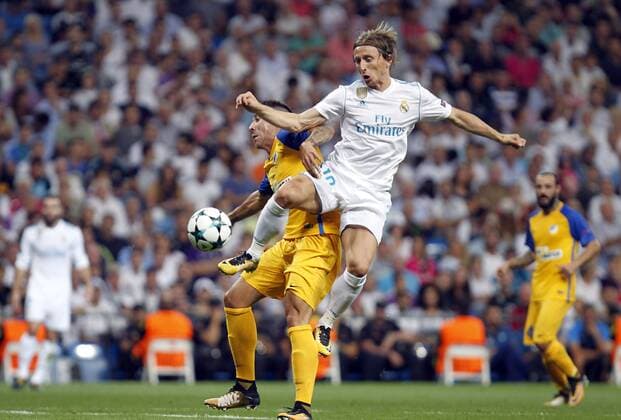Fußball, CL, Real Madrid - Apoel Nikosia Soccer match between Real Madrid and Apoel of Champions League 2017 2018, held at the Santiago Bernabeu stadium, in Madrid. (Photo: J. Luis Cuesta 261 Cordon Press). Luka Modric  xJosexLuisxCuestax xx