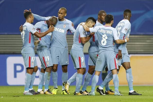 Monaco Jubel, Torjubel, Torerfolg, celebrate the goal, goal, celebration, Jubel ueber das Tor, optimistisch, Action, Aktion nach Tor zum 1:1 durch Youri Tielemans (Monaco, 17) (links), Fussball, UEFA Champions League, RasenBallsport Leipzig - AS Monaco,