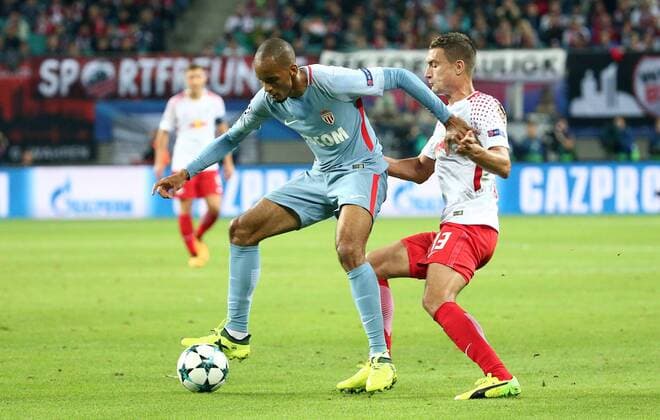 RB Leipzig - Monaco Fussball Champions League Leipzig, 13.09.2017, Red Bull Arena, Fussball, UEFA Champions League, Gruppe G, 1.Spieltag , RB Leipzig vs. AS Monaco , Im Bild v.l.: Fabinho (2, Monaco) gegen Stefan Ilsanker (13, RB Leipzig). ,