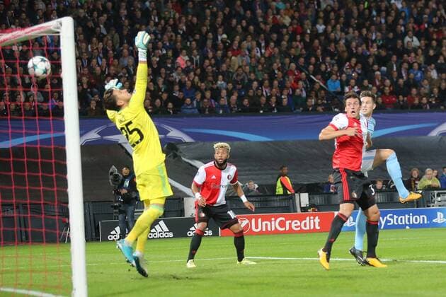 keeper Brad Jones of Feyenoord, Tonny Vilhena of Feyenoord, Eric Botteghin of Feyenoord, John Stones of Manchester City during the UEFA Champions League group F match between Feyenoord Rotterdam and Manchester City at the Kuip on September 13, 2017 in Rotterdam, The Netherlands UEFA Champions League 2017 2018 xVIxVIxImagesx xTomxBodexMultimediaxIVx 8736016