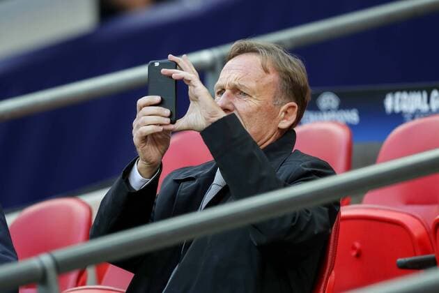 Bilder des Tages - SPORT London, England 13.09.2017, UEFA Champions League - 2017 18 Season, 1st game day, Tottenham Hotspur - BV Borussia Dortmund, Geschaeftsfuehrer Hans-Joachim Watzke (BVB) ( DeFodi048