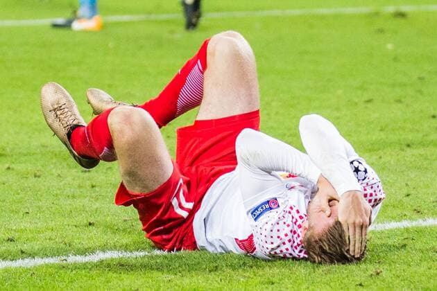 Timo Werner (RB Leipzig, 11), am Kopf getroffen, Fußball, Männer, UEFA Champions League, RB Leipzig - AS Monaco,