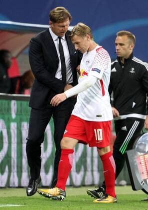 GER, 1. FBL, Champions League, Vorrunde, RasenBallsport Leipzig vs AS Monaco 13.09.17 , Leipzig, Red Bull Arena, GER, 1.FBL, Saison 2017 2018, Chamions League, Vorrunde, 01. Spieltag, RasenBallsport Leipzig vs AS Monaco im Bild Trainer Ralph Hasenhüttl und Emil Forsberg (Leipzig)
