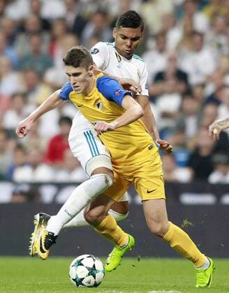 Real Madrid s Carlos Henrique Casemiro (l) and Apoel FC s Roland Sallai during Champions League Group H match 1. September 13,2017.  (20170913151)