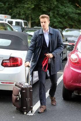 1.FC Köln Euroleague Abfahrt zum Spiel bei Arsenal London Lukas Klünter 13.09.2017
