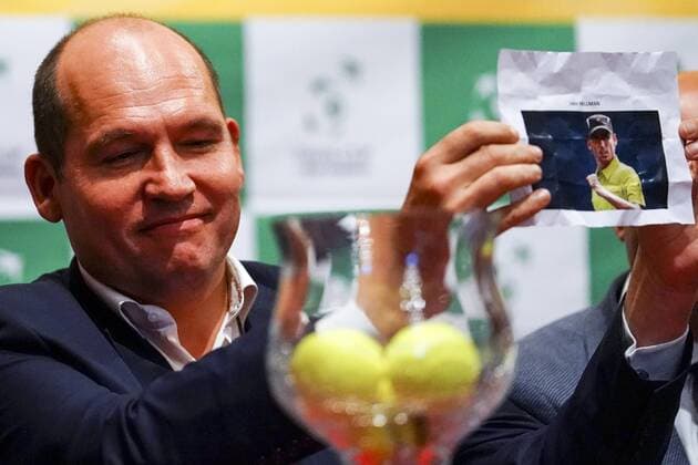 Bilder des Tages - SPORT Brussels City mayor Philippe Close pictured during the draw of the schedule for the Davis Cup World Group semi-final between Belgium and Australia, Thursday 14 September 2017, in Brussels. The Davis Cup game will be played from 15 to 17 September 2017 in Brussels. DIRKxWAEM  x05164374x