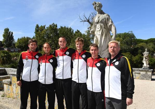 Bilder des Tages - SPORT 2017 Davis Cup Worldgroup Playoffs Portugal Germany Lissabon,Portugal German Team from Left: Capitain Michael Kohlmann,Tim Puetz,Jan -Lennard Struff, , Yannik Hanfmann,Cedrik-Marcel Stebe,Boris Becker (Head of Mens Tennis DTB)