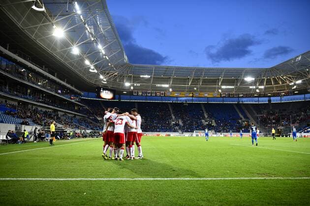 Bilder des Tages - SPORT Fußball, EL, TSG 1899 Hoffenheim - Sporting Braga TOR zum 1:1 durch Joao Carlos Teixeira Sporting Braga Torjubel blaue Stunde TSG 1899 Hoffenheim vs Sporting SC Braga Europa League 14.09.2017 TSG 1899 Hoffenheim vs Sporting SC Braga