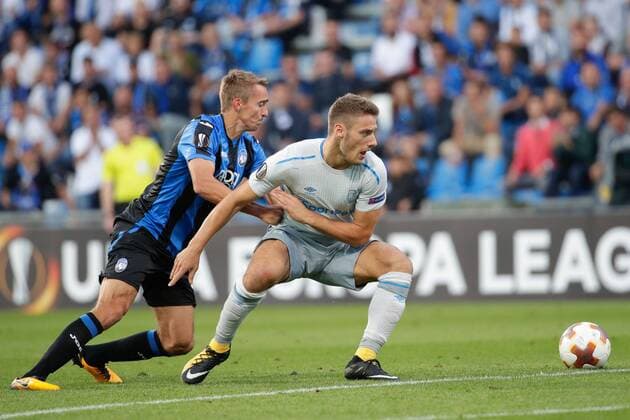 Nikola VlaÅ¡iÄ‡ of Everton and Hans Hateboer of Atalanta during the UEFA Europa League group stage match between Atalanta and Everton at Stadio CittÃ del Tricolore, Reggio Emila, Italy on 14 September 2017. Copyright: xRobertoxBreganix 16670007