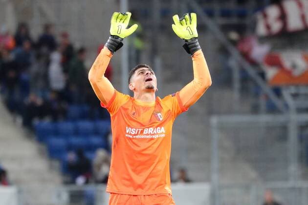 Matheus Lima Magalhaes (Matheus, Torwart, Braga, 1), jubelt über das Tor zum 1:2, Jubel, Torjubel, Torerfolg, celebrate the goal, goal, celebration, Jubel ueber das Tor, optimistisch, Action, Aktion, Fussball, UEFA Europa League, TSG 1899 Hoffenheim - SC Braga,