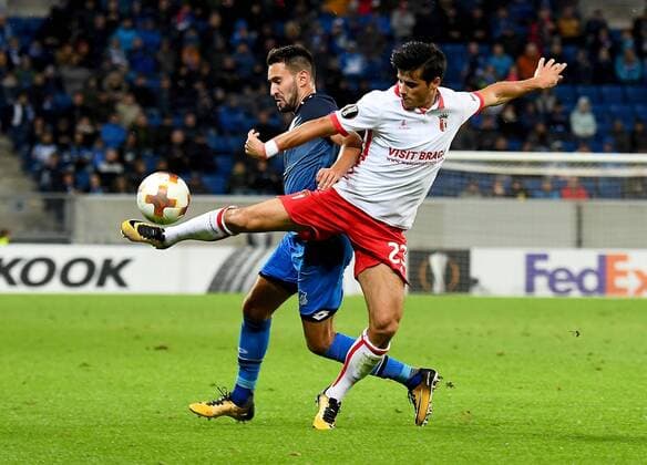Fußball, EL, TSG 1899 Hoffenheim - Sporting Braga 14.09.2017, xfux, Fussball Europa League, TSG 1899 Hoffenheim - Sporting Braga, emspor, v.l. Lukas Rupp (1899 Hoffenheim), Joao Teixeira (SC Sporting Braga) Sinsheim