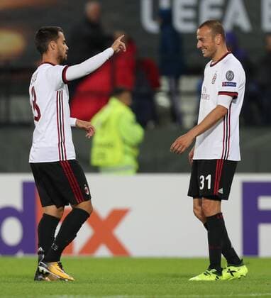 SOCCER - EL, Austria vs Milano VIENNA,AUSTRIA,14.SEP.17 - SOCCER - UEFA Europa League, group stage, FK Austria Wien VS AC Milano. Image shows the rejoicing of Suso (AC Milan) and Luca Antonelli (AC Milan). GEPAxpictures xChristianxOrt