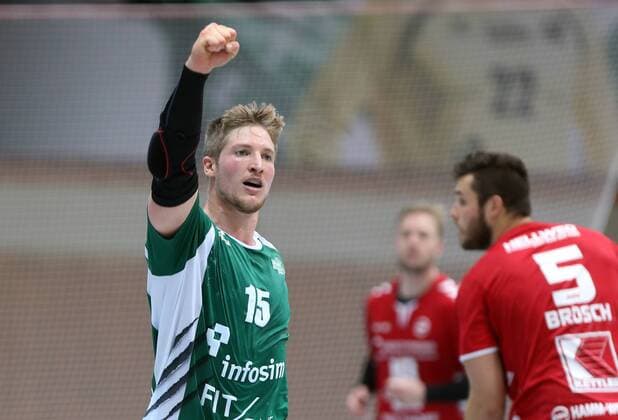 v.li.: Jan Schäffer (DJK Rimpar Wölfe) jubelt, Jan Brosch (ASV Hamm-Westfalen), DKB 2. Handball-Bundesliga, DJK Rimpar Wölfe - ASV Hamm-Westfalen,