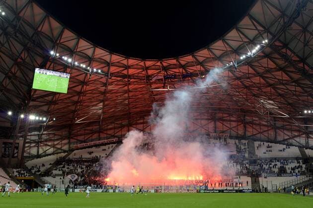 Bilder des Tages - SPORT Fumigenes supporters (OM) FOOTBALL : Marseille vs Konyaspor - Europa League - 14 09 2017 FranckPennant Panoramic 