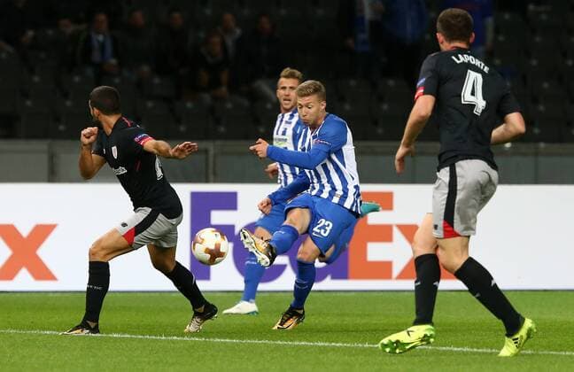 Mikel Balenziaga, Mitchell Weiser, Aymeric Laporte Aktion Spielszene Zweikampf Fußball Fussball Europa League Euroleague Herren Saison 2017 2018 14.09.2017 Hertha BSC Berlin vs. Athletic Bilbao