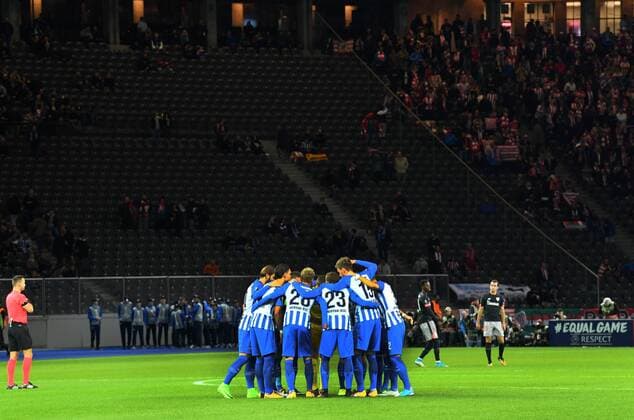 Fussball Berlin 14.09.2017 UEFA EUROLEAGUE GRUPPENPHASE Hertha BSC GER geg Athletic Bilbao ESP SPIELERKREIS Hertha BSC vor maessig gefüllten Olympiastadion