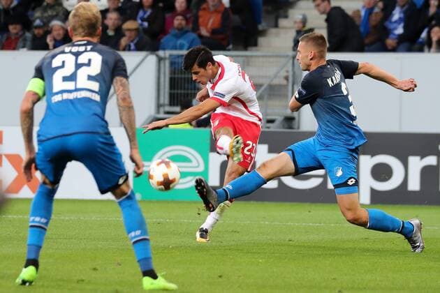 Bilder des Tages - SPORT v.li.: Kevin Vogt (Hoffenheim, 22), Joao Carlos (Braga, 23), Pavel Kaderabek (Hoffenheim, 3), Aktion, Action, Spielszene, Fussball, UEFA Europa League, TSG 1899 Hoffenheim - SC Braga,
