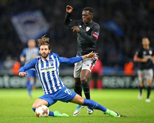 Bilder des Tages - SPORT 14.09.2017, Fussball UEFA Europa League 2017 2018, Gruppenphase, 1.Spieltag, Hertha BSC Berlin - Athletic Bilbao, im Olympiastadion Berlin. v.l. Marvin Plattenhardt (Hertha BSC Berlin) gegen Inaki Williams (Athletic Bilbao)